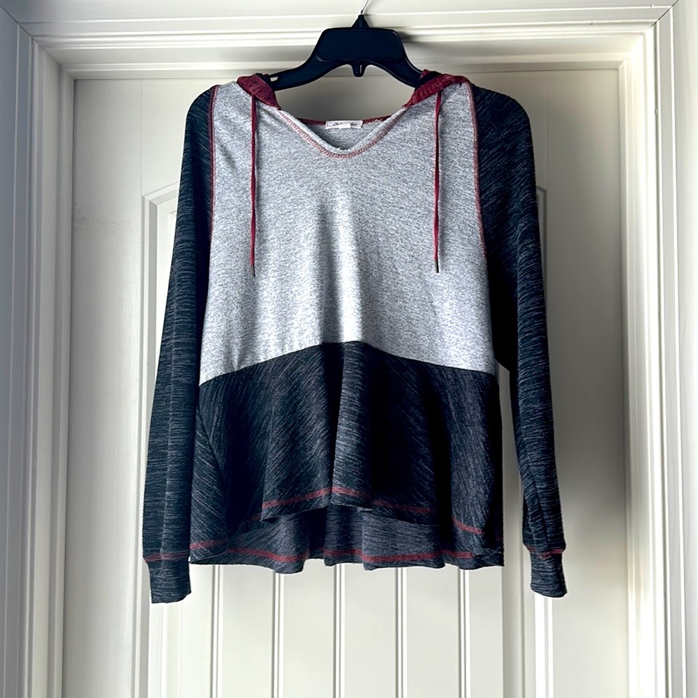 Skylar & Jade thin sweater